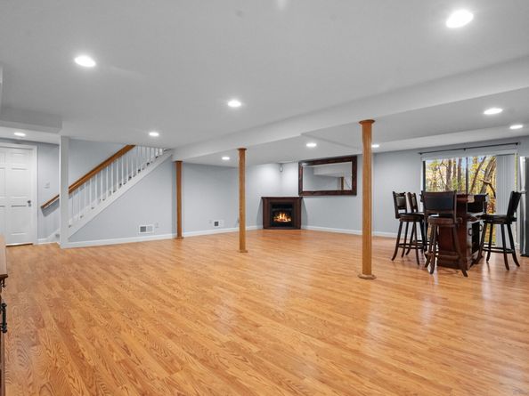 11 Red Oak Circle 11, Shelton CT 06484