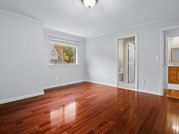 11 Red Oak Circle 11, Shelton CT 06484