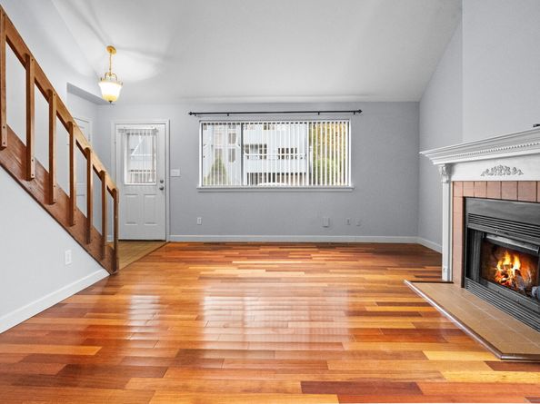 11 Red Oak Circle 11, Shelton CT 06484