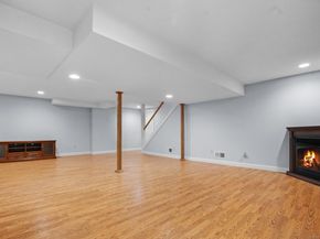11 Red Oak Circle 11, Shelton CT 06484