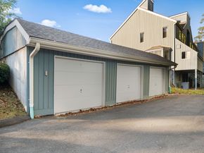 11 Red Oak Circle 11, Shelton CT 06484