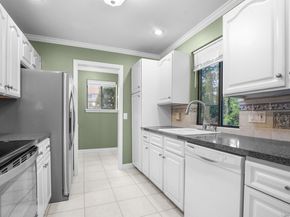 11 Red Oak Circle 11, Shelton CT 06484