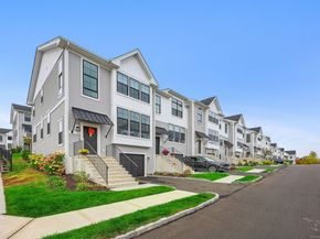 25 E Cross Trail 25, Danbury CT 06810