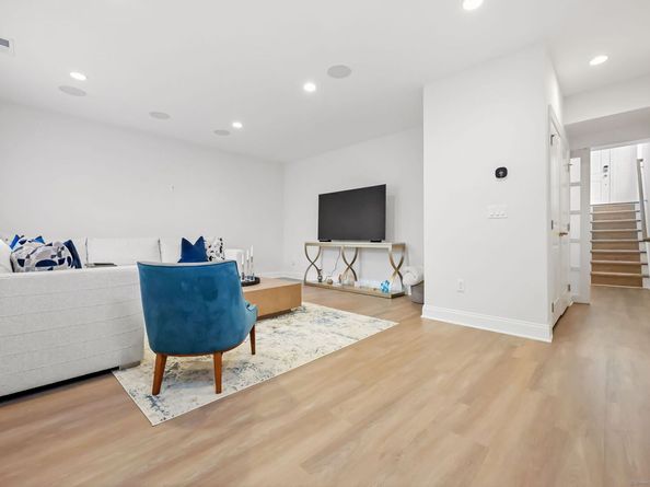 25 E Cross Trail 25, Danbury CT 06810