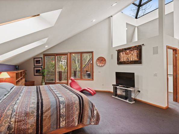 198 E Middle Patent Road, Stamford CT 06831