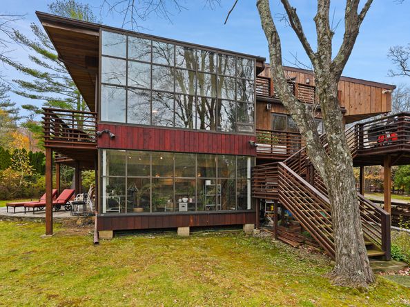 198 E Middle Patent Road, Stamford CT 06831