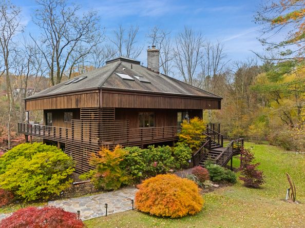 198 E Middle Patent Road, Stamford CT 06831