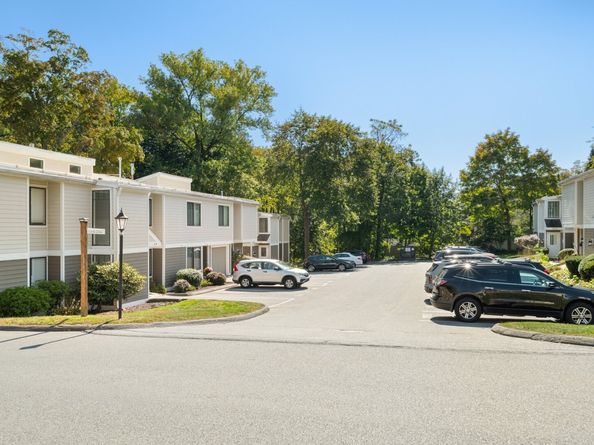 9 Cook Close 9, Ridgefield CT 06877