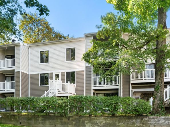 9 Cook Close 9, Ridgefield CT 06877