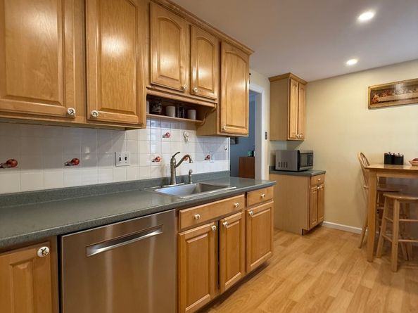 26 Weed Hill Avenue APT L, Stamford CT 06907