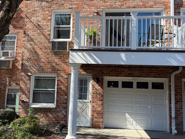 26 Weed Hill Avenue APT L, Stamford CT 06907