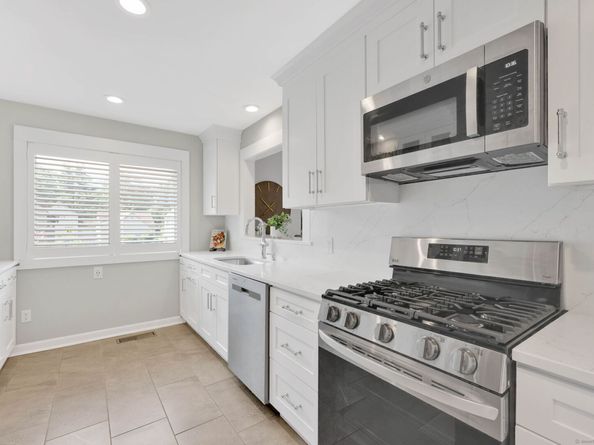 617 Cherokee Lane B, Stratford CT 06614
