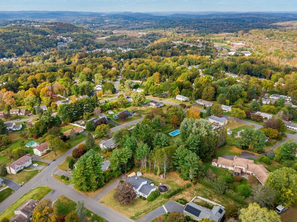 4 Winthrop Road, Bethel CT 06801