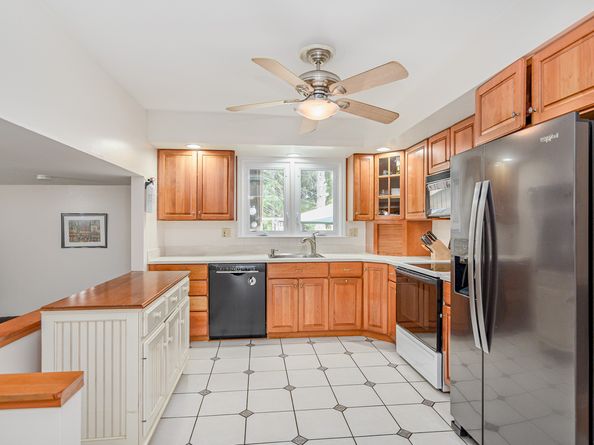 4 Winthrop Road, Bethel CT 06801