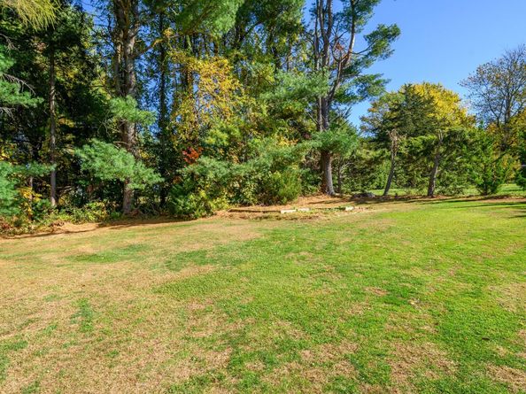 4 Winthrop Road, Bethel CT 06801