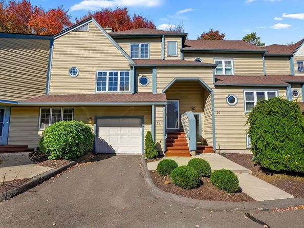 19 L Hermitage Drive 19, Shelton CT 06484