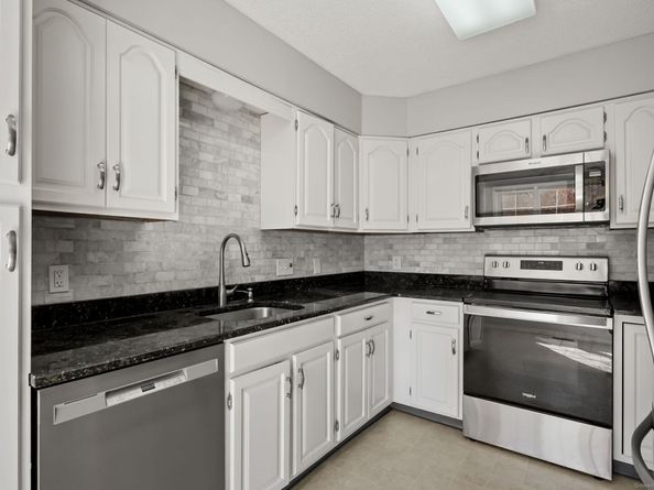 19 L Hermitage Drive 19, Shelton CT 06484