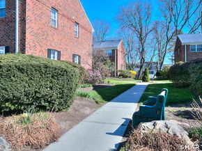 245 Unquowa Road 27, Fairfield CT 06824