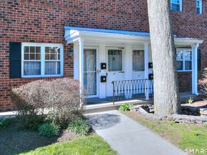 245 Unquowa Road 27, Fairfield CT 06824