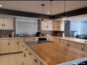 28 Strawberry Lane, Shelton CT 06484