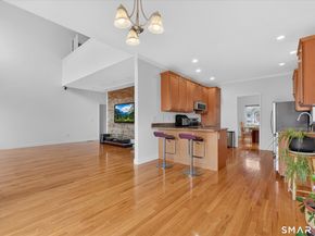 18 Tobins Court 18, Danbury CT 06810