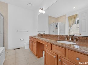 18 Tobins Court 18, Danbury CT 06810