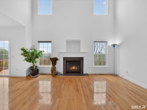 18 Tobins Court 18, Danbury CT 06810