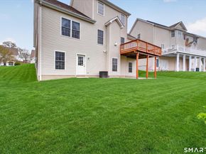 18 Tobins Court 18, Danbury CT 06810