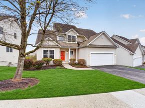 18 Tobins Court 18, Danbury CT 06810