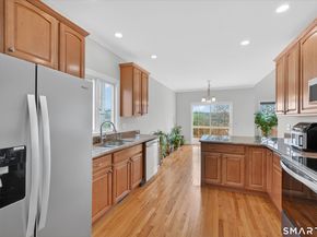 18 Tobins Court 18, Danbury CT 06810