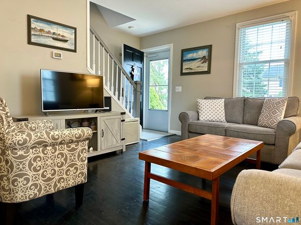 198 Sylvan Knoll Road, Stamford CT 06902