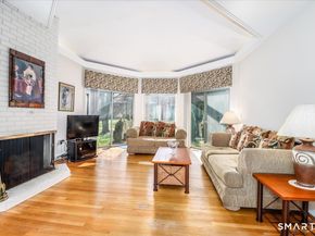 160 Fairfield Woods Road 20, Fairfield CT 06825