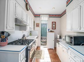 160 Fairfield Woods Road 20, Fairfield CT 06825