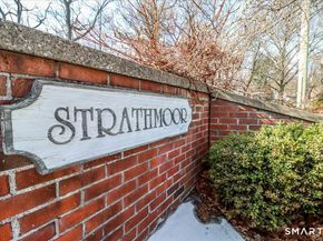 160 Fairfield Woods Road 20, Fairfield CT 06825