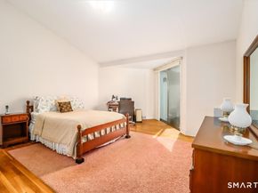 160 Fairfield Woods Road 20, Fairfield CT 06825