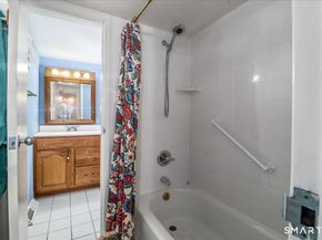 160 Fairfield Woods Road 20, Fairfield CT 06825