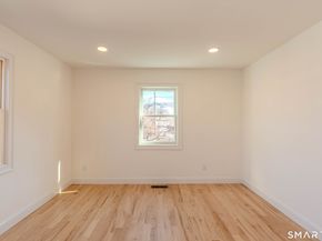 4 Robins Square E, Norwalk CT 06854