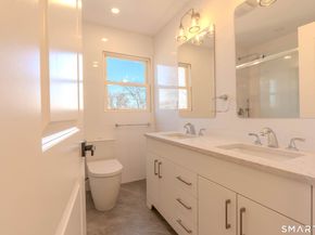 4 Robins Square E, Norwalk CT 06854