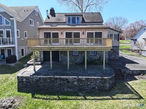 19 Cedar Drive, Danbury CT 06811