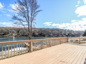 19 Cedar Drive, Danbury CT 06811