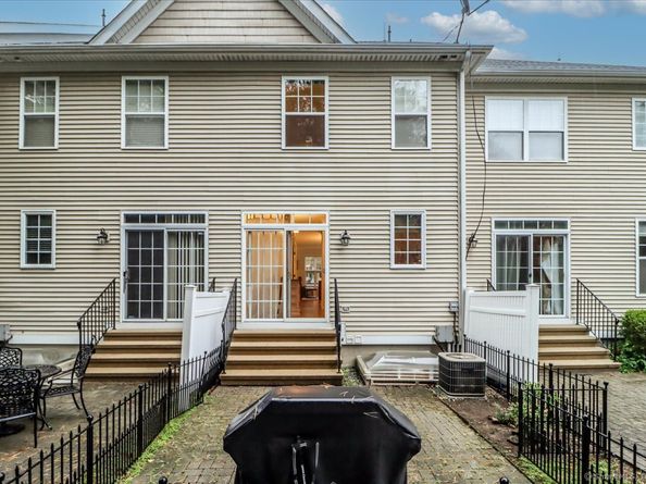 37 Faith Lane 37, Danbury CT 06810