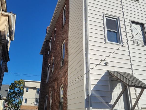 31-33-35 Taft Avenue, Bridgeport CT 06606