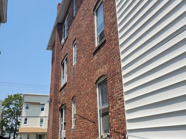 31-33-35 Taft Avenue, Bridgeport CT 06606