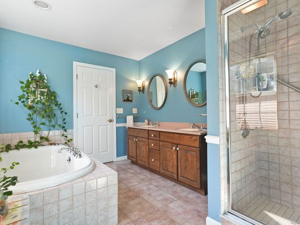 1 Village Drive 1, Trumbull CT 06611