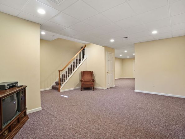 1 Village Drive 1, Trumbull CT 06611