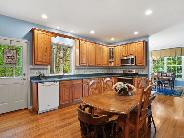 1 Village Drive 1, Trumbull CT 06611