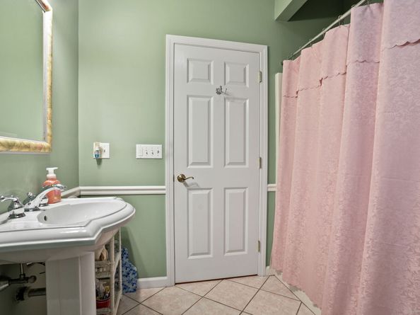 1 Village Drive 1, Trumbull CT 06611