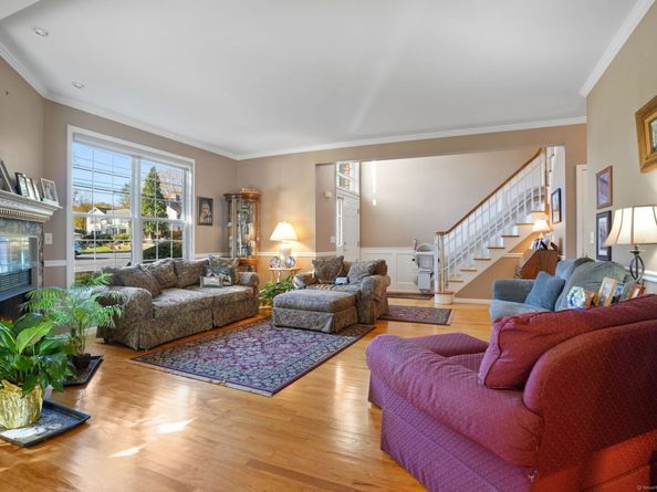 1 Village Drive 1, Trumbull CT 06611