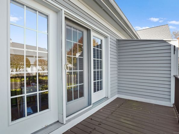 1 Village Drive 1, Trumbull CT 06611