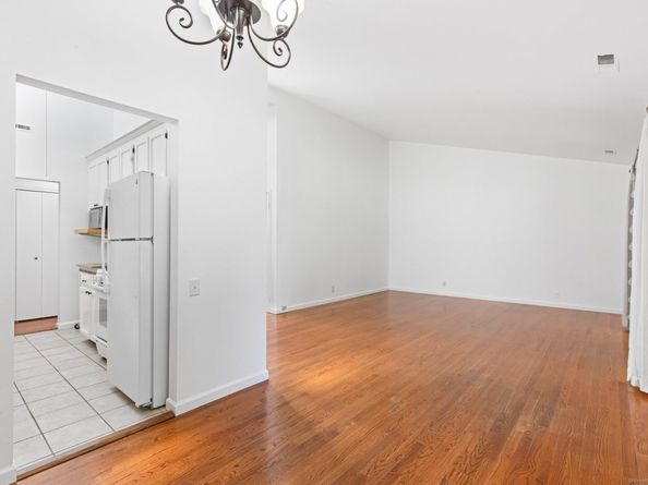 3 Stebbins Close 3, Ridgefield CT 06877
